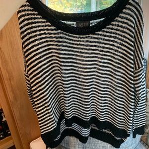 ASTR Sweater X-SMALL